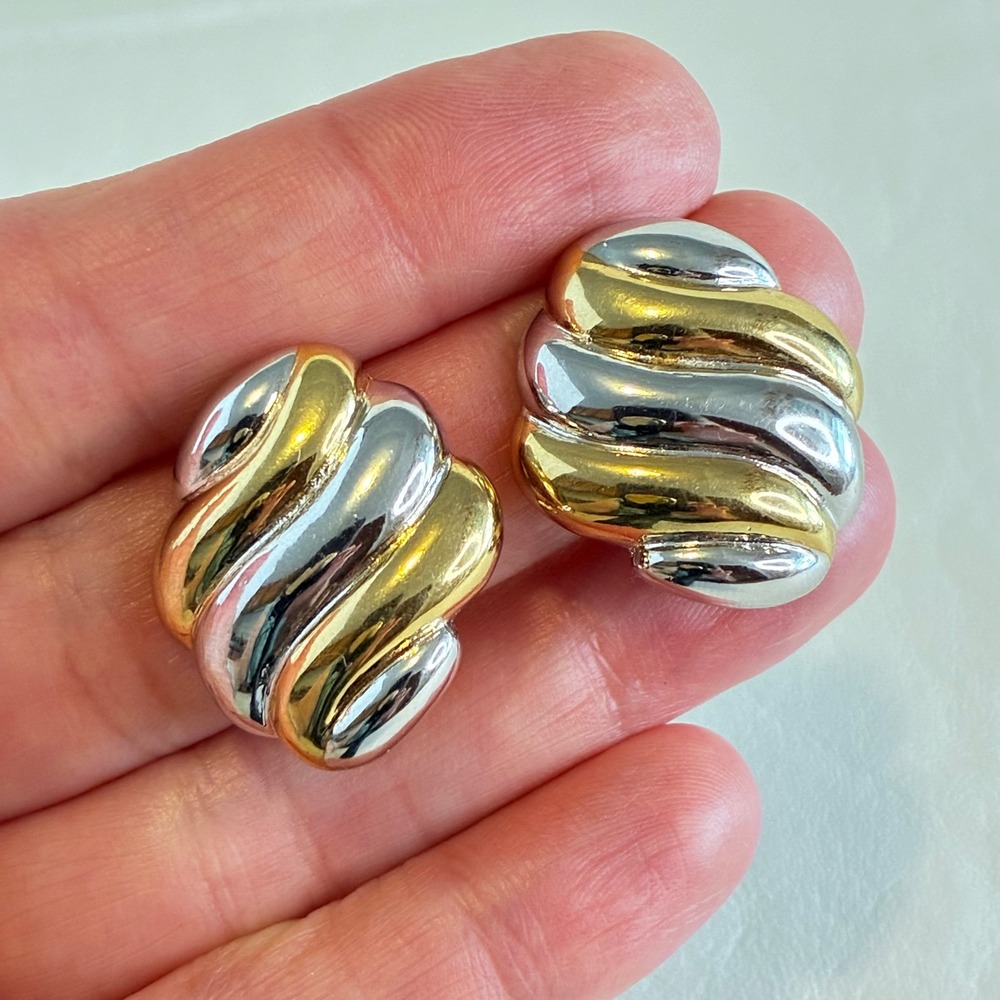Vintage Monet‎ Earrings Ribbed Two Tone Silver Gold Tone Clip On Chunky Oval